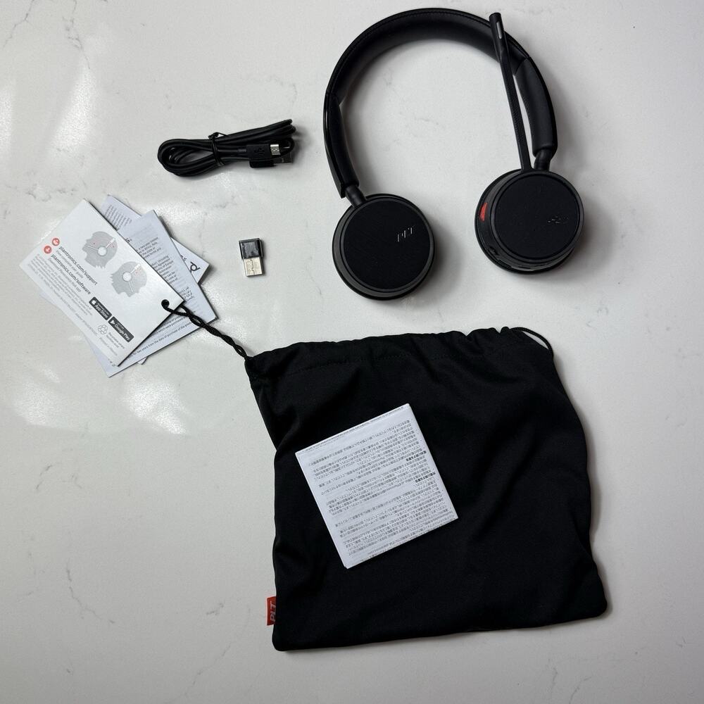 Plantronics Voyager 8200 UC Stereo Bluetooth Headset USB A
